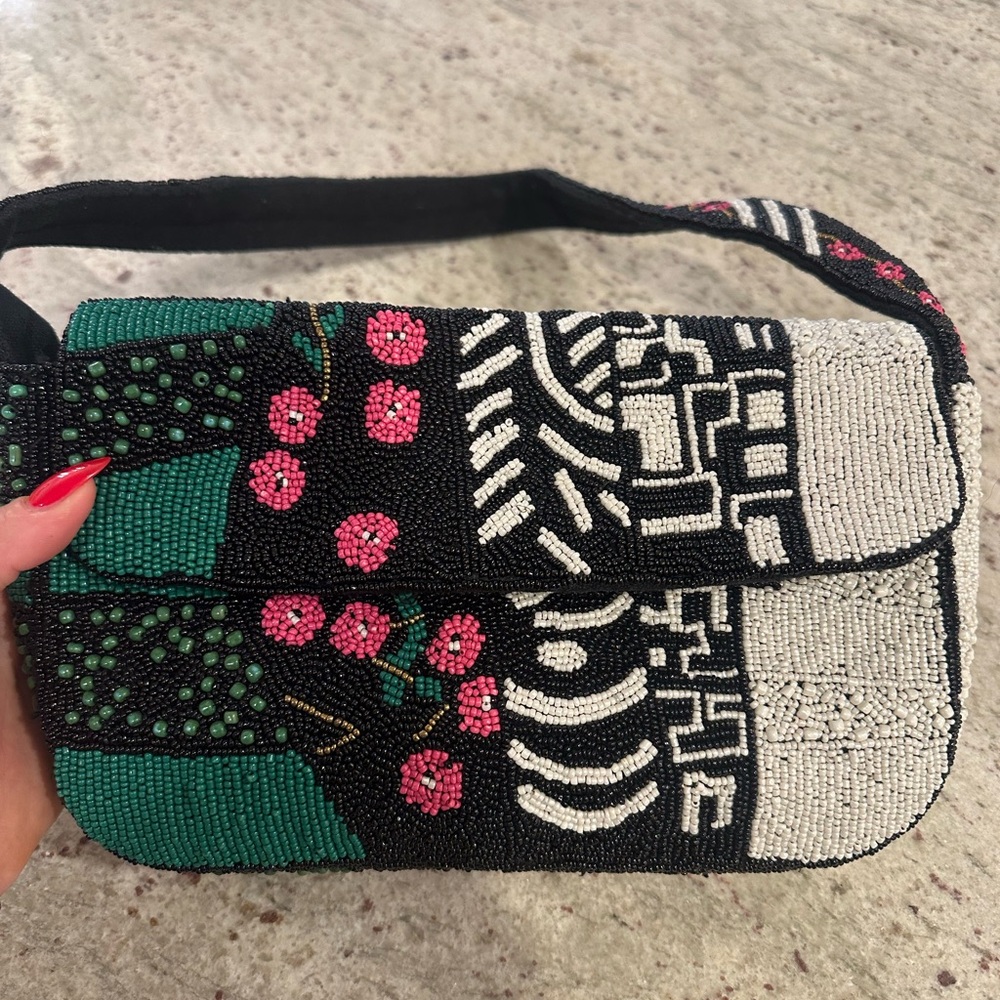 Beaded shoulder bag